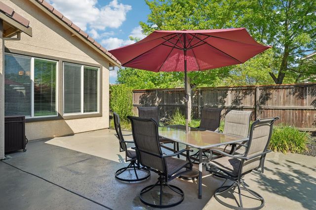 2201 Clearbrook Cir, Roseville, CA 95747