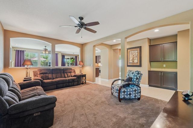 2201 Clearbrook Cir, Roseville, CA 95747