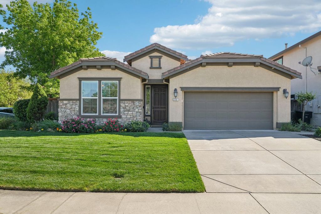 2201 Clearbrook Cir, Roseville, CA 95747