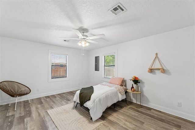 422 Chartrand Avenue, Edmond, OK 73034