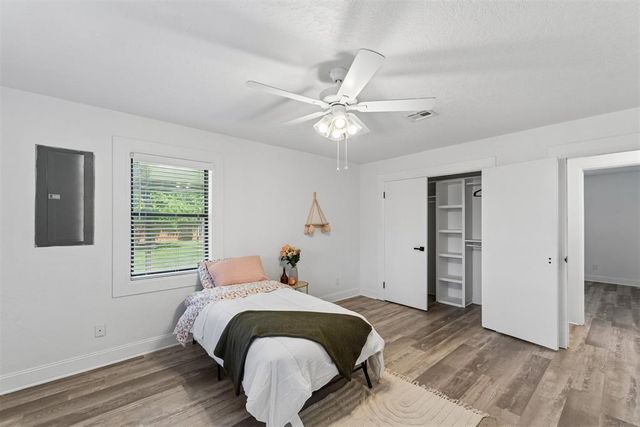 422 Chartrand Avenue, Edmond, OK 73034