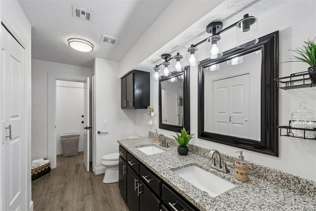 422 Chartrand Avenue, Edmond, OK 73034