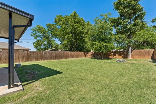 422 Chartrand Avenue, Edmond, OK 73034