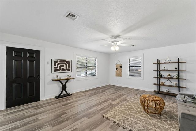 422 Chartrand Avenue, Edmond, OK 73034