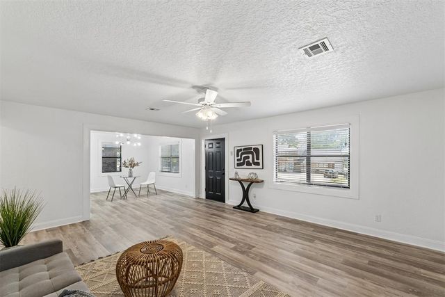 422 Chartrand Avenue, Edmond, OK 73034