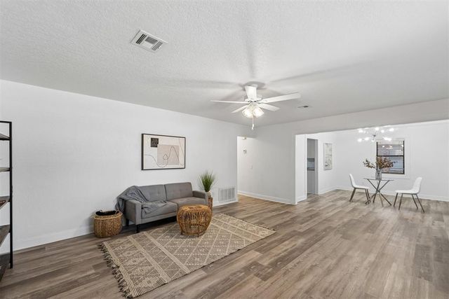 422 Chartrand Avenue, Edmond, OK 73034