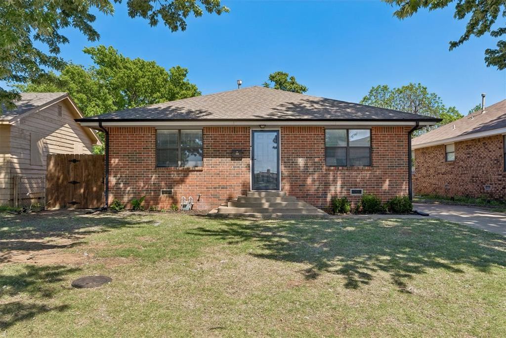 422 Chartrand Avenue, Edmond, OK 73034