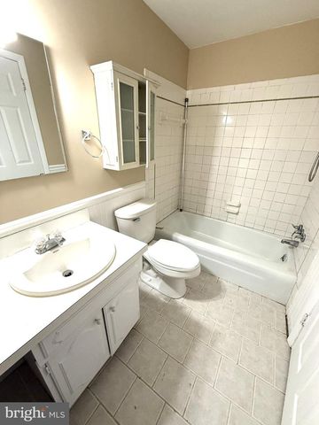 15 MANOR DRIVE, Mechanicsburg, PA 17055