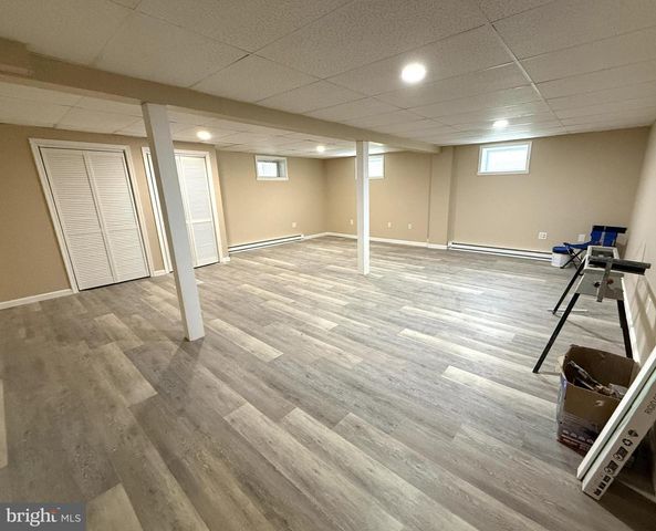 15 MANOR DRIVE, Mechanicsburg, PA 17055