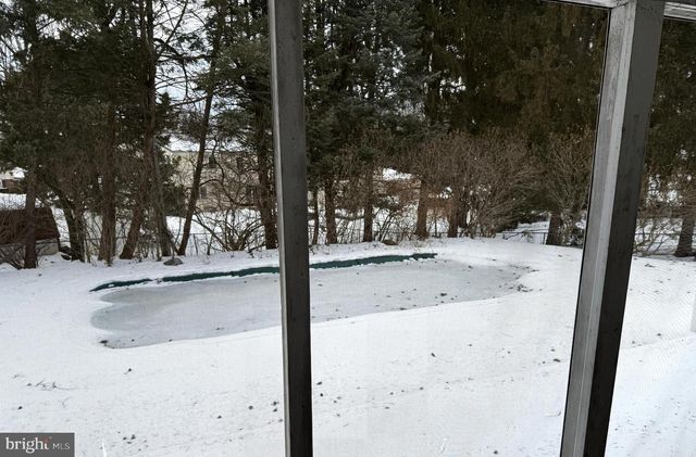 15 MANOR DRIVE, Mechanicsburg, PA 17055