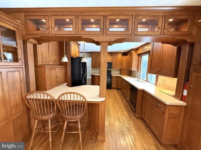 15 MANOR DRIVE, Mechanicsburg, PA 17055