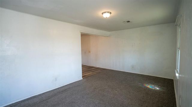 3325 S Independence Avenue, Oklahoma City, OK 73119