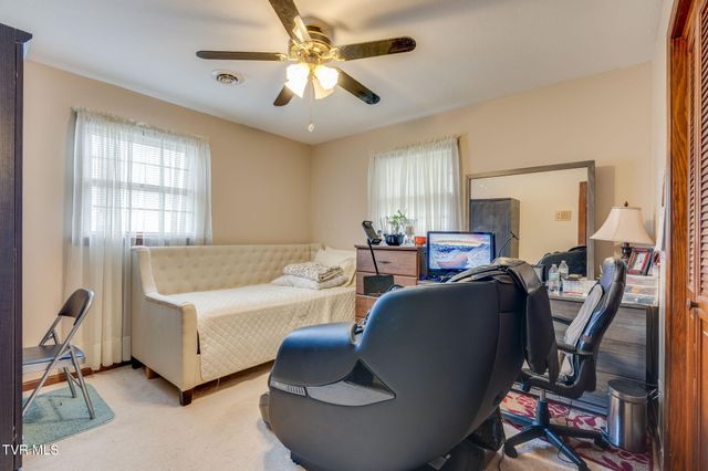 509 Pine Ridge Road, Johnson City, TN 37601