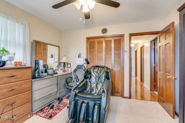 509 Pine Ridge Road, Johnson City, TN 37601