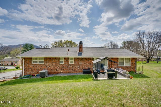 509 Pine Ridge Road, Johnson City, TN 37601