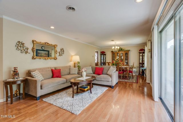 509 Pine Ridge Road, Johnson City, TN 37601