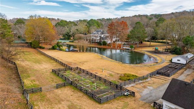 4571 Columns SE Drive, Marietta, GA 30067