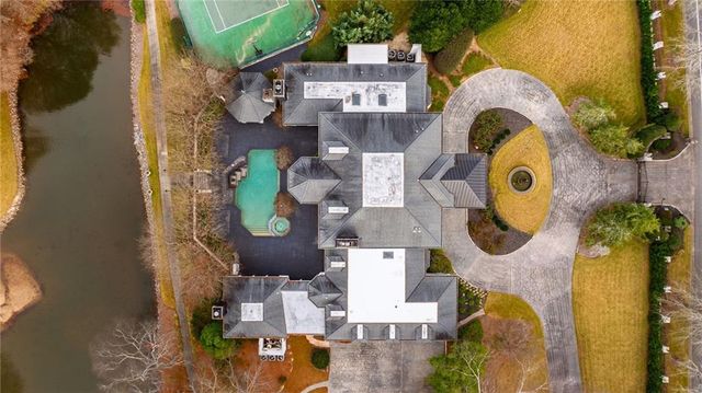 4571 Columns SE Drive, Marietta, GA 30067