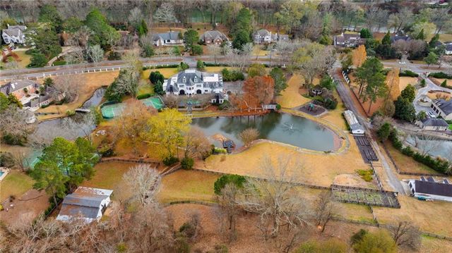 4571 Columns SE Drive, Marietta, GA 30067