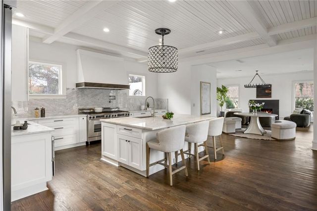 4571 Columns SE Drive, Marietta, GA 30067