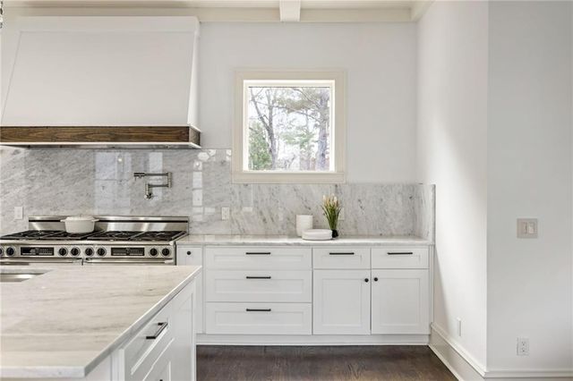 4571 Columns SE Drive, Marietta, GA 30067