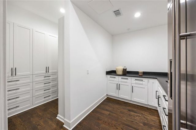 4571 Columns SE Drive, Marietta, GA 30067