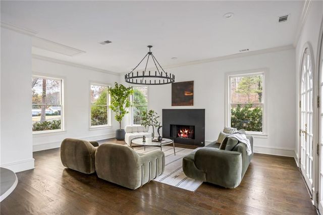 4571 Columns SE Drive, Marietta, GA 30067