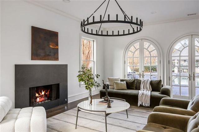 4571 Columns SE Drive, Marietta, GA 30067