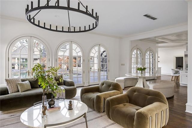 4571 Columns SE Drive, Marietta, GA 30067