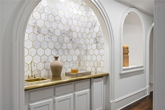 4571 Columns SE Drive, Marietta, GA 30067