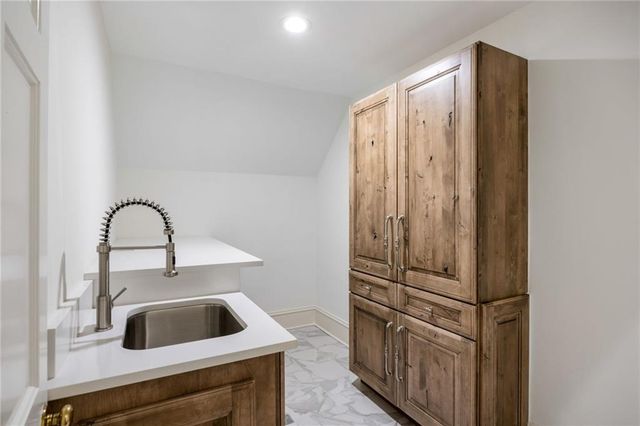 4571 Columns SE Drive, Marietta, GA 30067