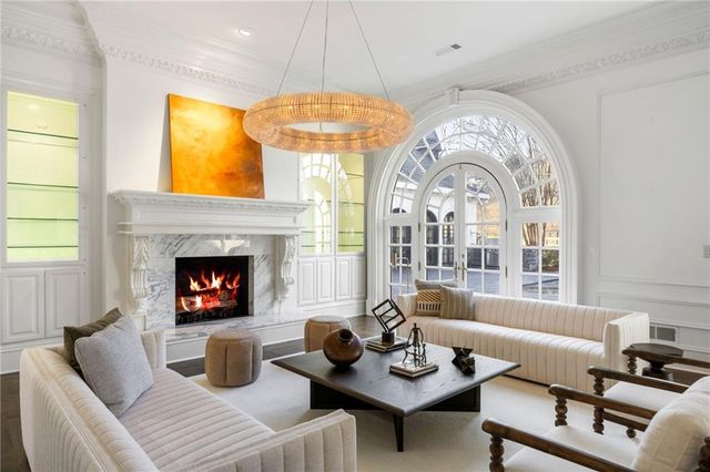 4571 Columns SE Drive, Marietta, GA 30067