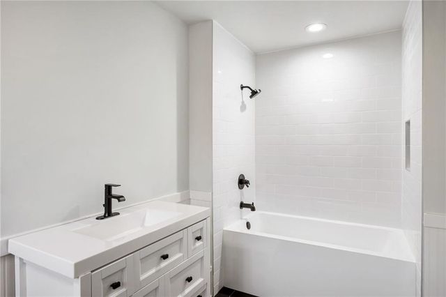 4571 Columns SE Drive, Marietta, GA 30067