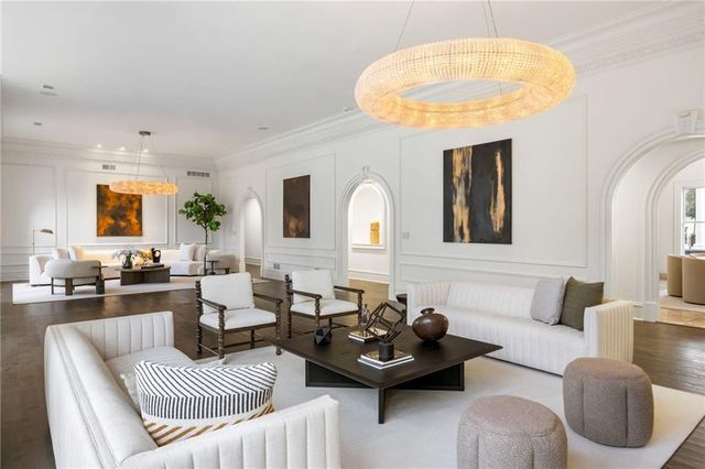 4571 Columns SE Drive, Marietta, GA 30067