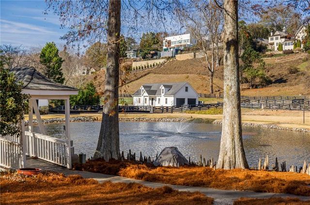 4571 Columns SE Drive, Marietta, GA 30067