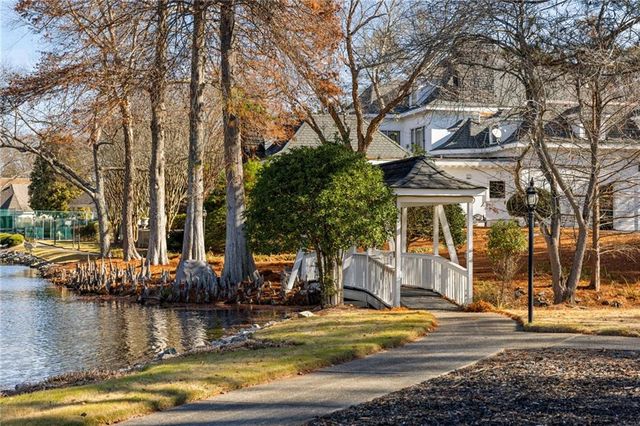 4571 Columns SE Drive, Marietta, GA 30067