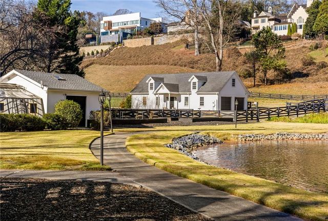 4571 Columns SE Drive, Marietta, GA 30067