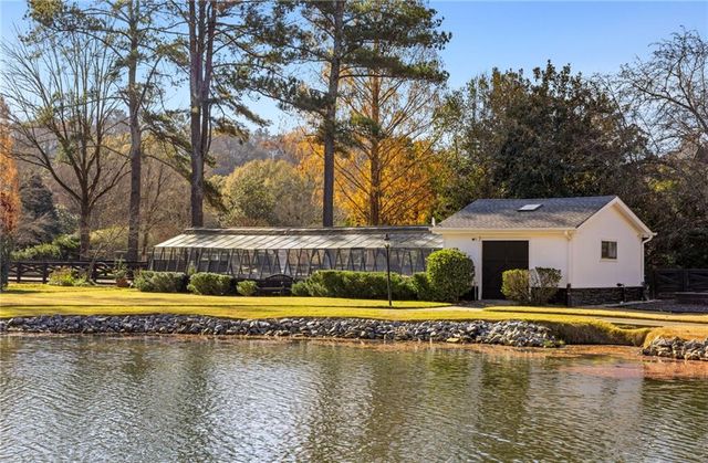 4571 Columns SE Drive, Marietta, GA 30067