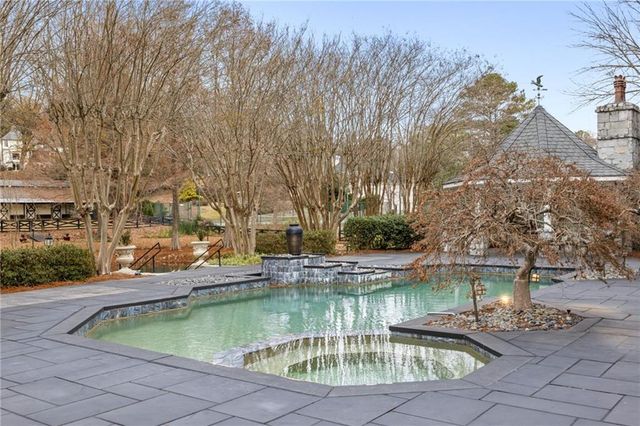 4571 Columns SE Drive, Marietta, GA 30067