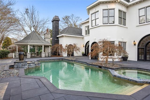 4571 Columns SE Drive, Marietta, GA 30067