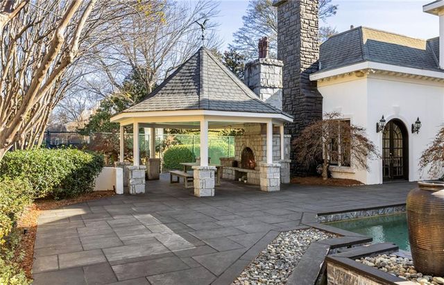 4571 Columns SE Drive, Marietta, GA 30067