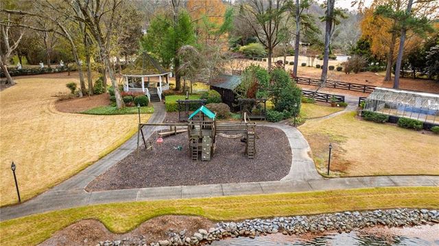 4571 Columns SE Drive, Marietta, GA 30067