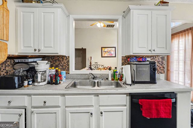 176 Shoreline Way, Hampton, GA 30228