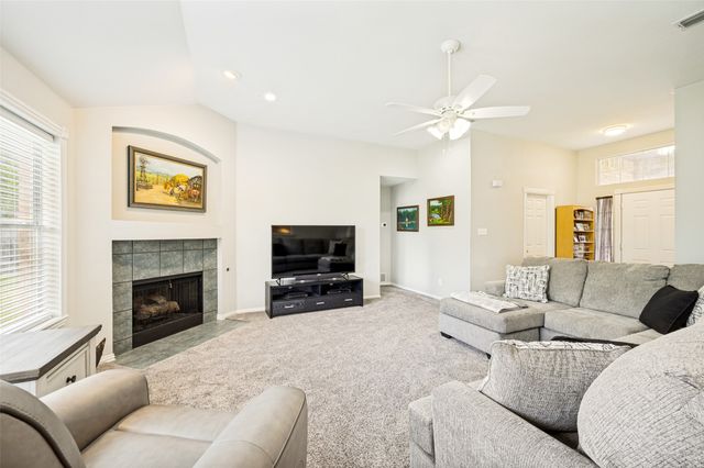 206 Ridge View Court, Decatur, TX 76234