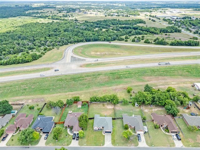 206 Ridge View Court, Decatur, TX 76234