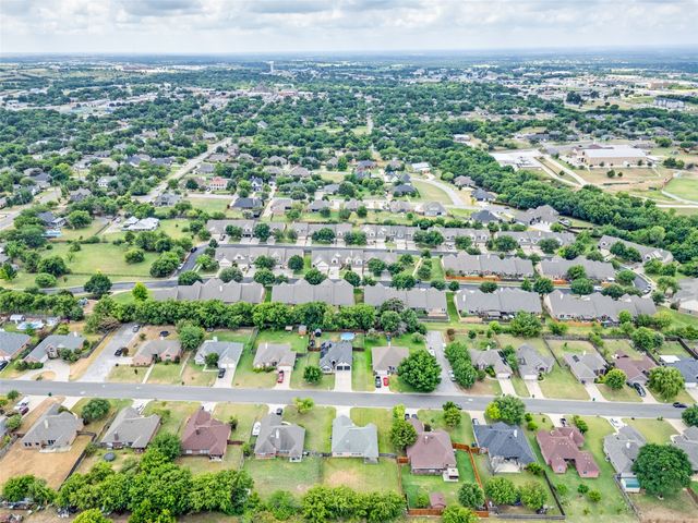 206 Ridge View Court, Decatur, TX 76234