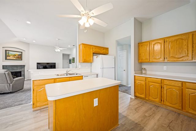 206 Ridge View Court, Decatur, TX 76234