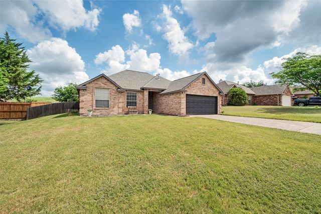 206 Ridge View Court, Decatur, TX 76234