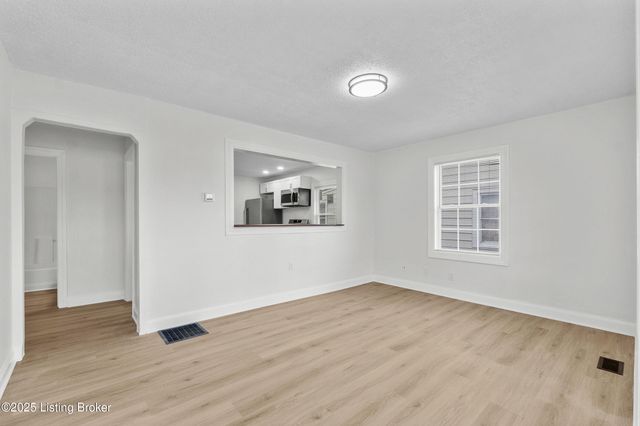 5106 Laughlin Ave, Louisville, KY 40214