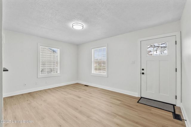 5106 Laughlin Ave, Louisville, KY 40214